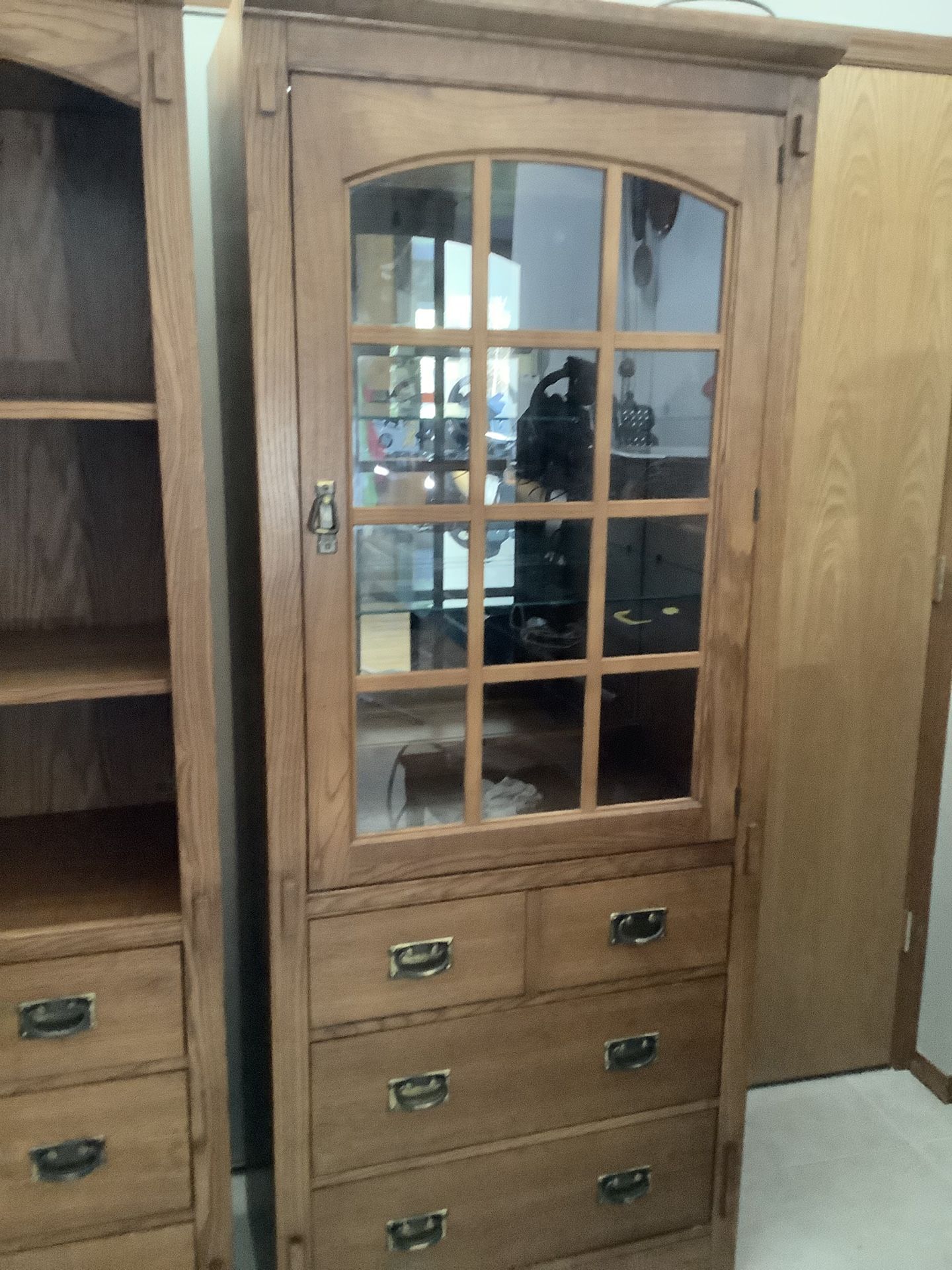 Bassett Curio Cabinet Lighted