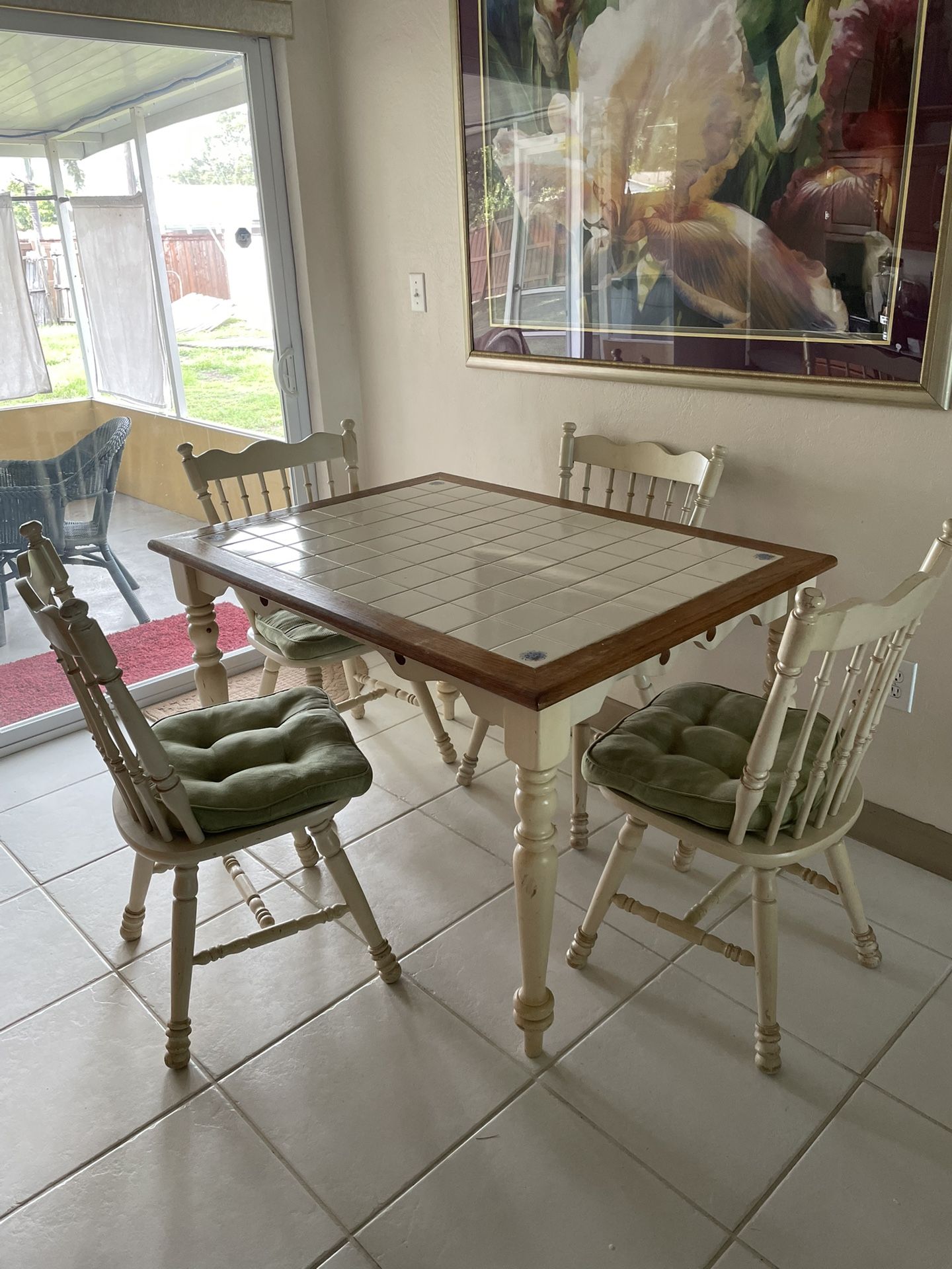 Vintage Dinning Table & Chairs