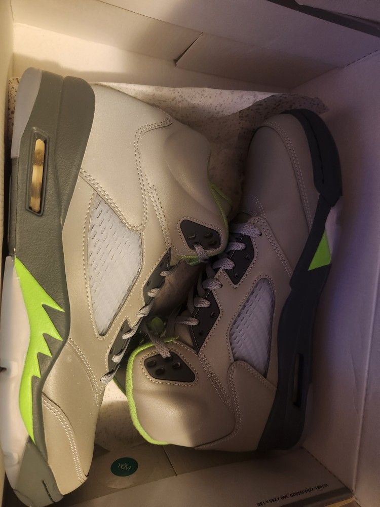 Air Jordan Retro 5 : Green Bean. Original Box. $140🔥