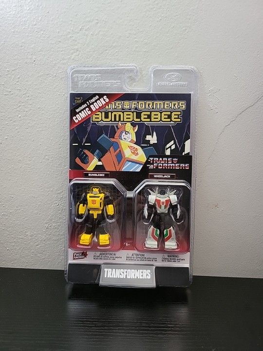 NIP Transformers Page Punchers Bumblebee and Wheeljack 3" Figures with Comic