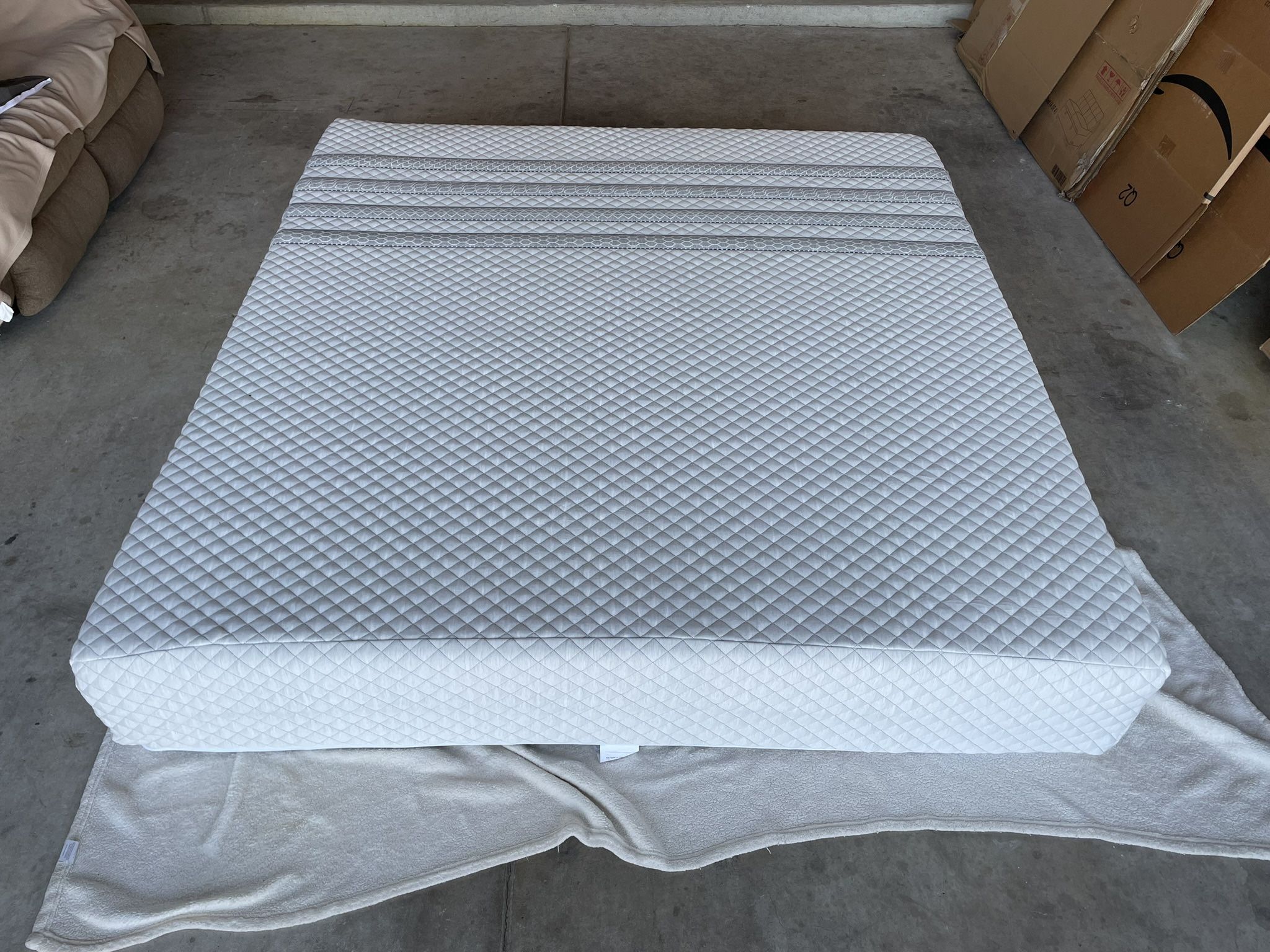 Brand New Leesa Mattress - NEVER USED