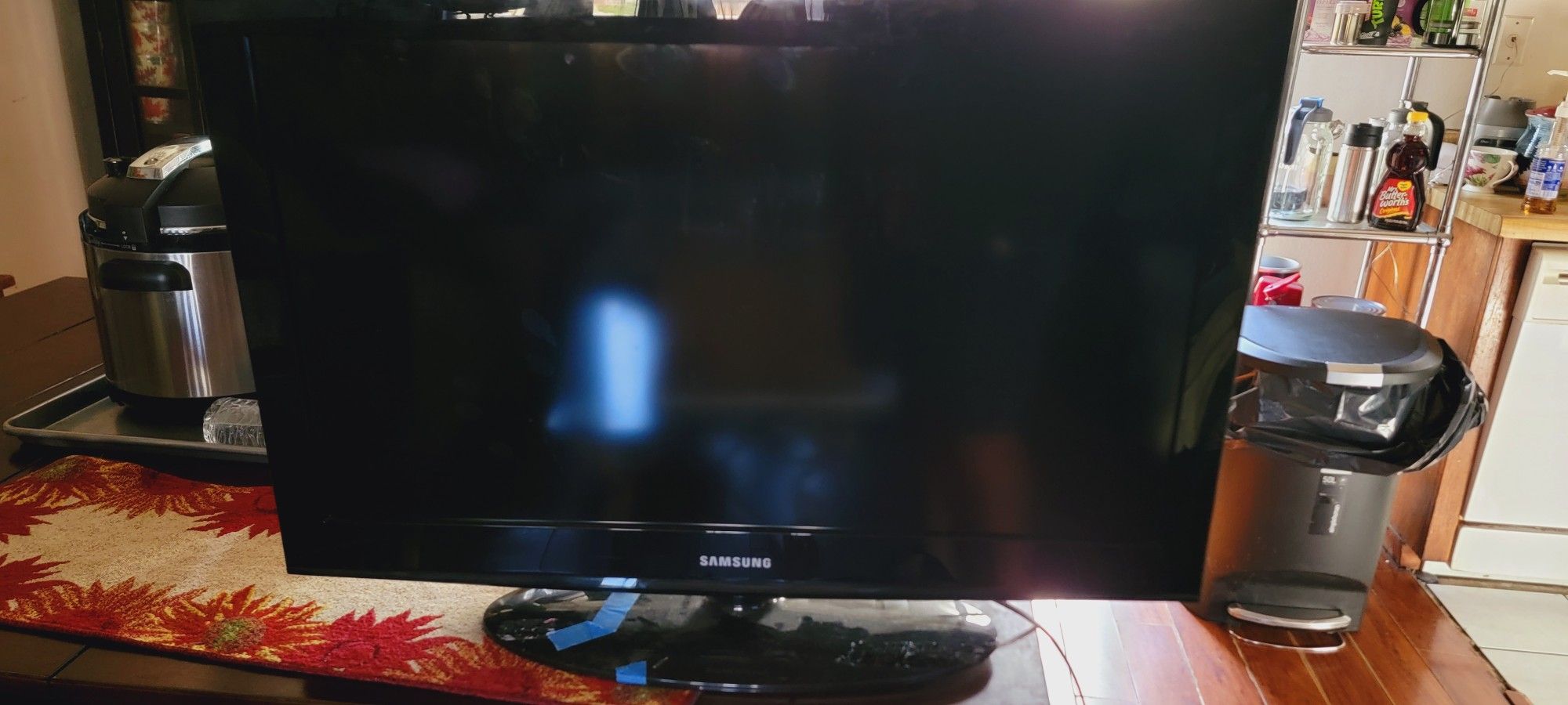 Samsung 32 LCD TV 2012