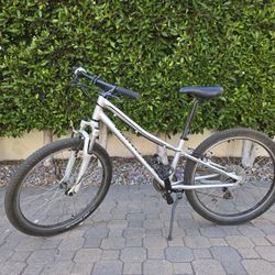 Specialized Hotrock 24 Kids Mountain Bike