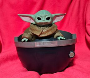 Star Wars the mandalorian grogu popcorn bucket.