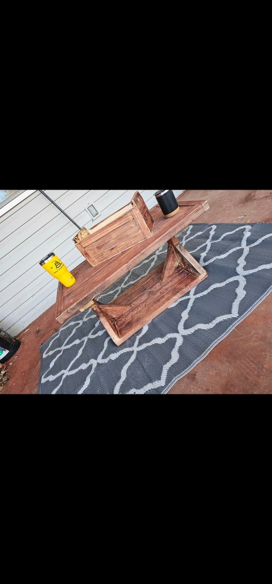 Rustic Coffee Table (Indoor/outdoor)