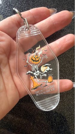New Halloween motel keychain