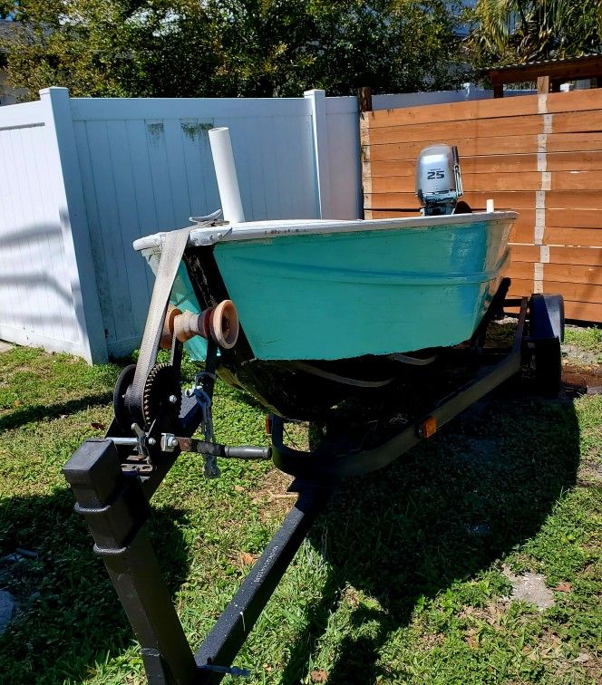 15 Ft Aluminum Boat 25hp Honda & Trailer