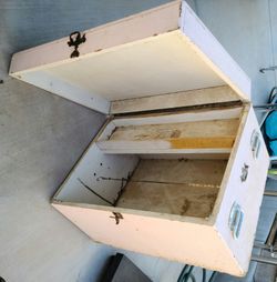 Homemade. Trunk. $30.