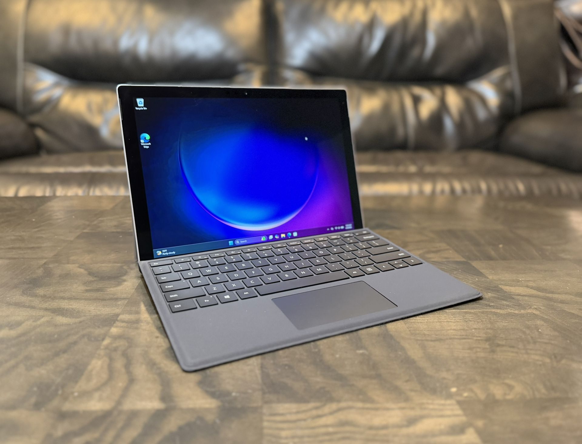 Touchscreen Microsoft Surface Pro 6 Core i5 8GB RAM 128GB SSD 12.3” 2K display Windows 11 tablet laptop computer