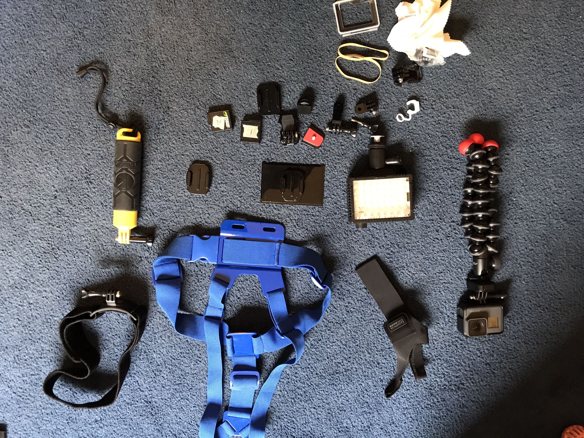 Go pro hero 5 black with hundreds of accessories