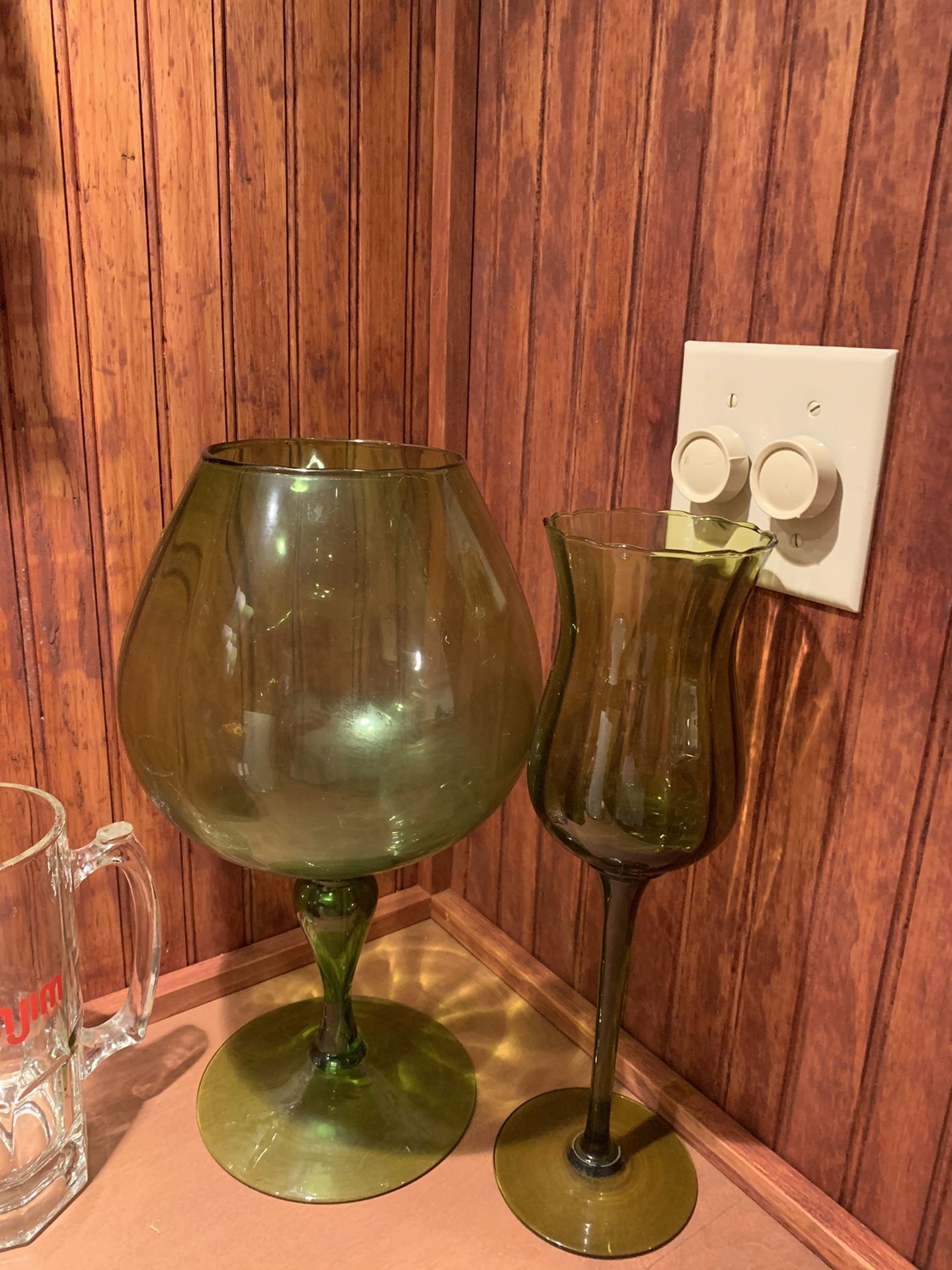 To antique wine glasses