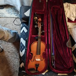 Stravari Violin And Bow And Case