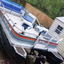 20'FOOT PONTOON TOTALLY REDONE