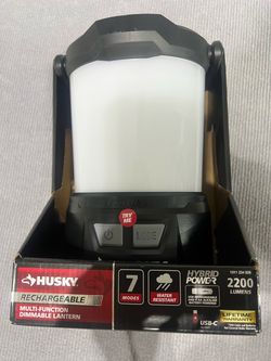 Nueva en caja ‘2200 Lumen Hybrid Power Multi-function Rechargeable Dimmable Lantern
