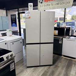 🔥SAMSUNG BESPOKE 4-DOOR FLEX WHITE GLASS REFRIGERATOR WITH BEVERAGE CENTER AND ICE MAKER🔥