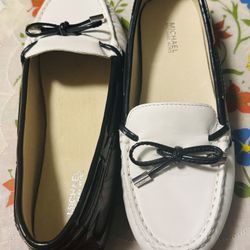 Michael Kors Daisy Moccasin Ecru Patent Leather Women’s Shoes 7M New