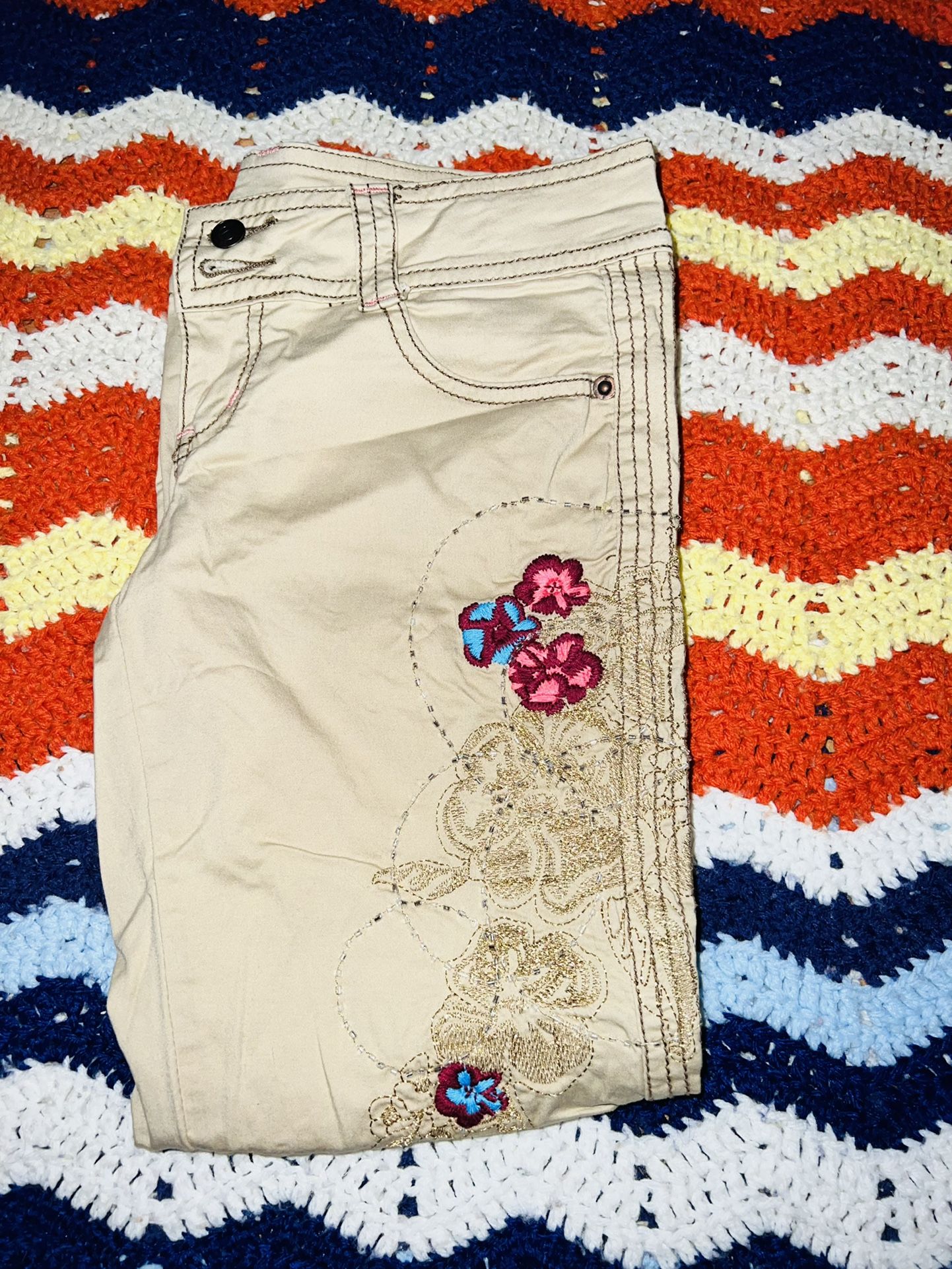 Very Good Junior Stretch Capris Women Size(3) Like New