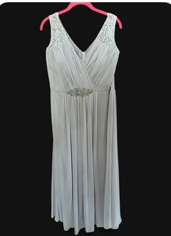 Elegant V-Neck Lace Shoulder Chiffon Maxi Dress in Light Gray 2X