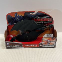DreamWorks Dragons "Defenders of Berk" Toothless Action Dragon figure