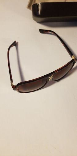 Nice Authentic Louis Vuitton LV Drive Z0926E Damier/Gold Framed Sunglasses  for Sale in Aurora, CO - OfferUp