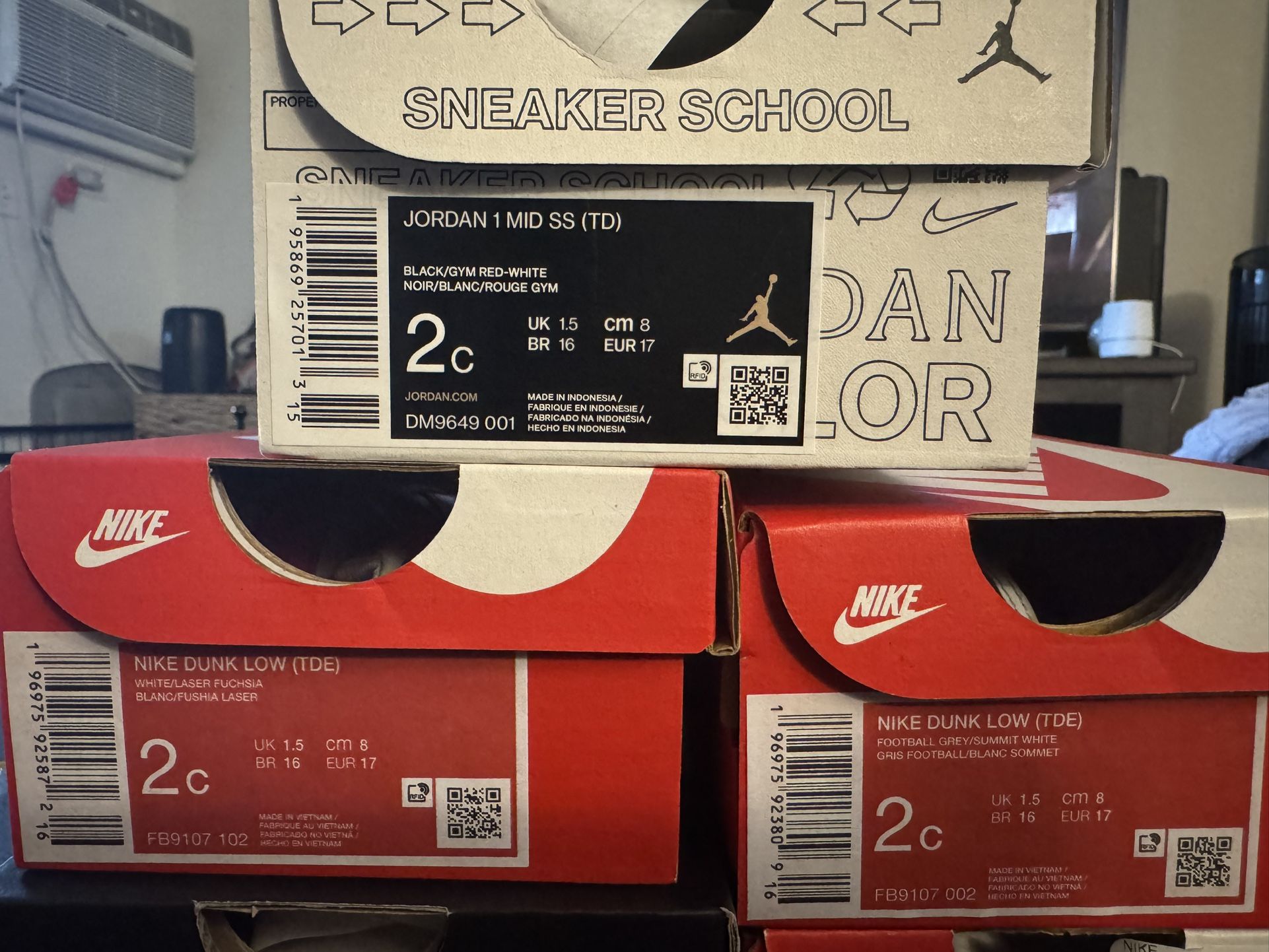 Dunk Low And AJ1 Mid TD