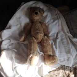 STEIFF.     TEDDY BEAR. MADE BY. RHONDA.   MOVEBLE.  ARMS. AND. LEGS 