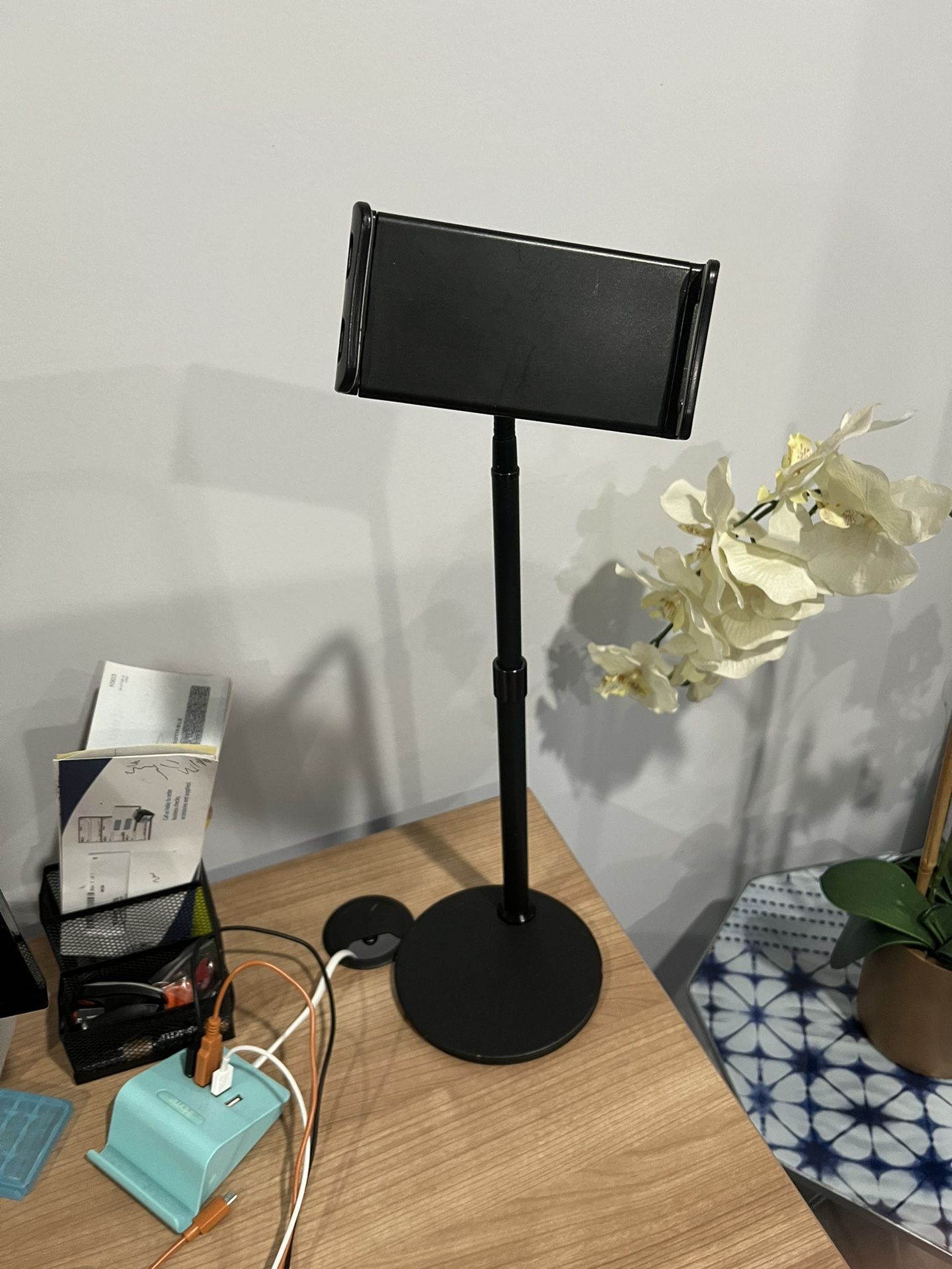 Mobile & iPAD Stand - Super Strong, Height Adjustable 