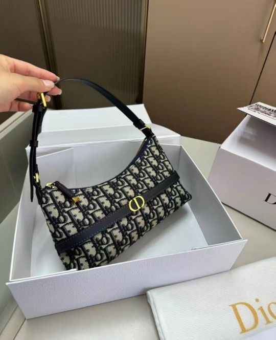Dior 30 Montaigne Mini Dumpling Bag