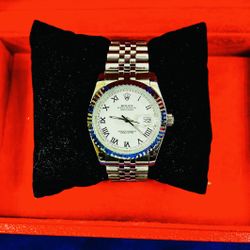 Oyster Automatic All Stainless Steel Construction. Iconic Style