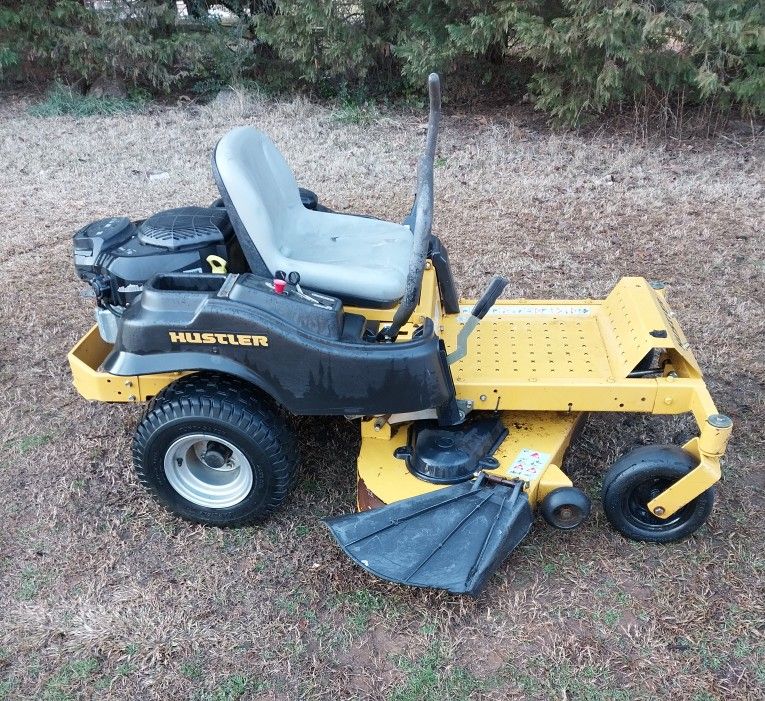 Hustler Raptor Zero Turn Mower 24 HP Kohler 7000 Series Engine 52 Inch Deck Located In Southmont North Carolina