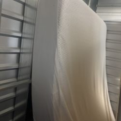 Queen Tempurpedic Mattress