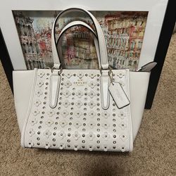 NWT Coach Off White Leather Eyelet Floral Details Top Handle Bag