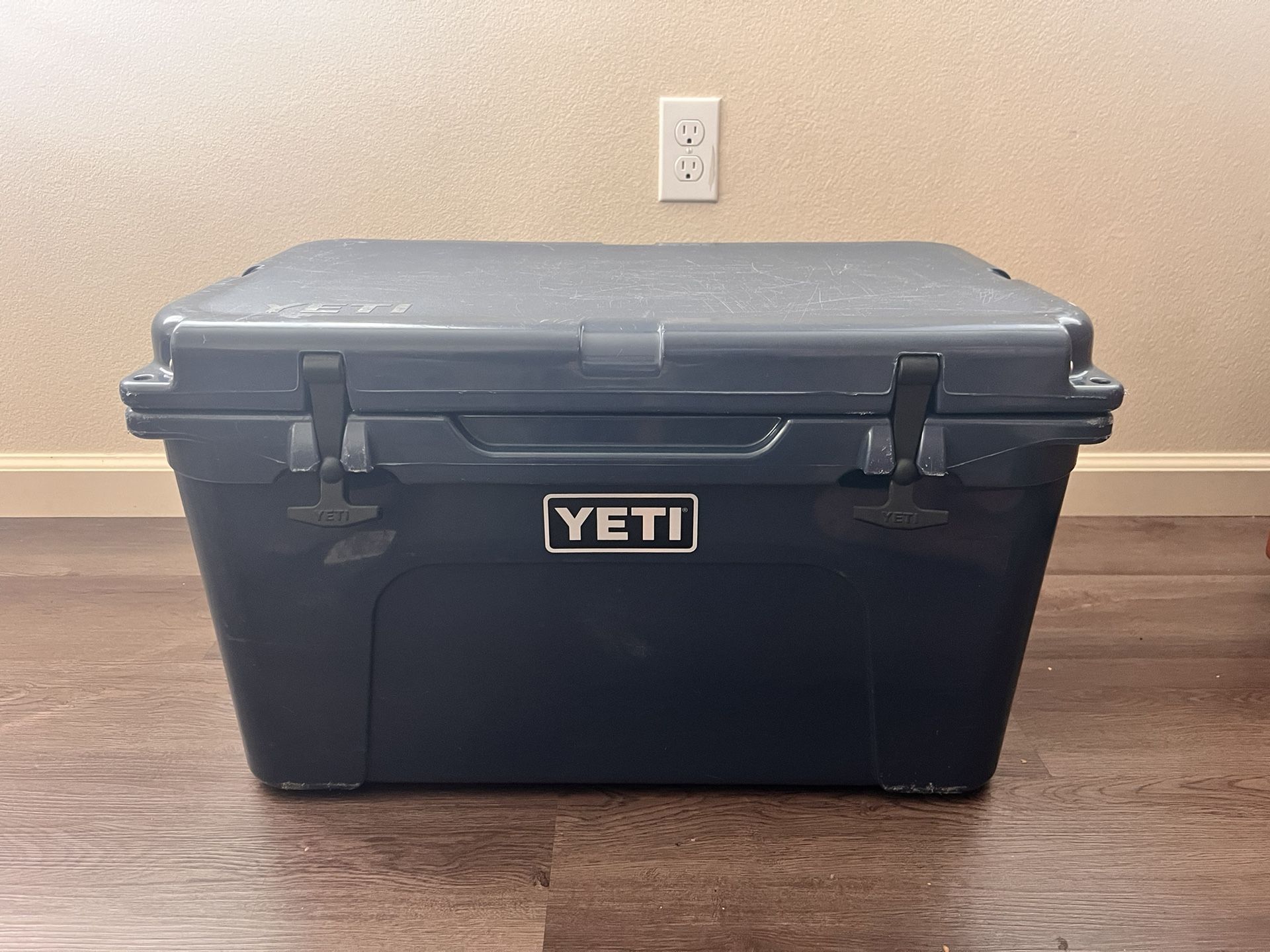 Blue Yeti 45 Rotomolded cooler