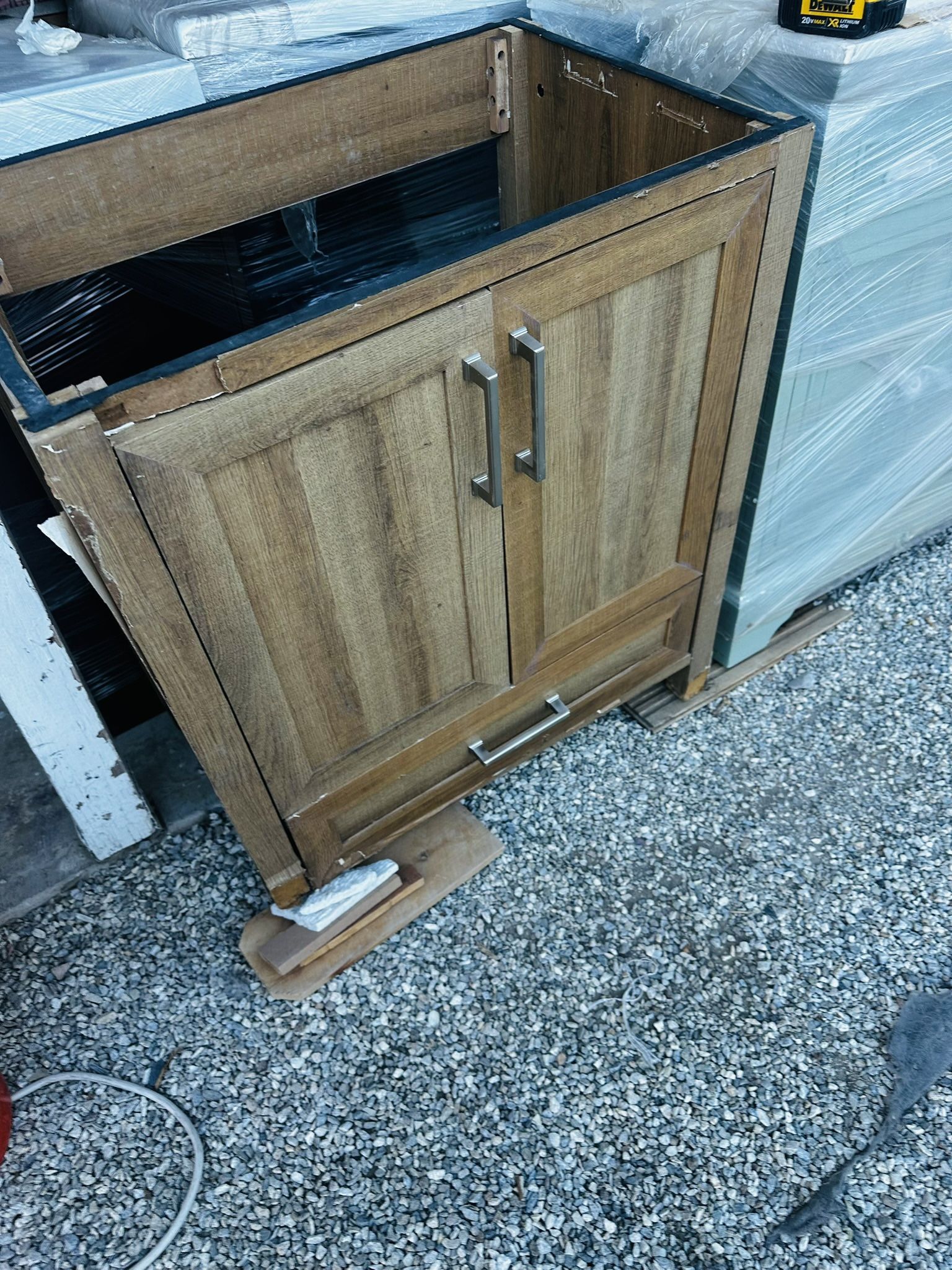 30’ vanity cabinet get Brocken lag still working good you can fixe it need TLC retail $350 we ask.$75 Also I have countertop $100 please be serius