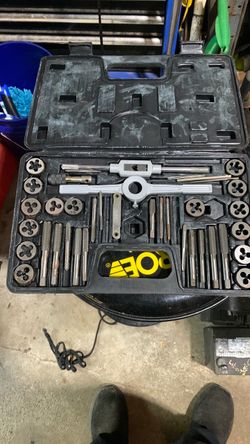 Tap and die set