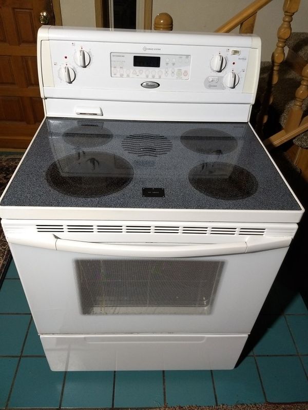 Whirlpool Gold Smooth Top ConvectionAccubake Stove/Range for Sale in