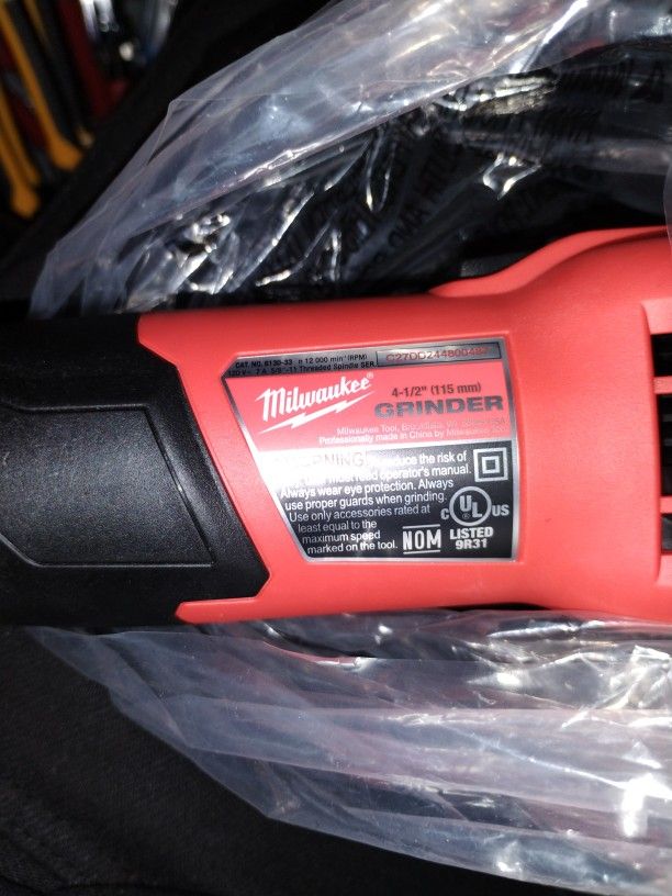 Milwaukee Grinder 4 1/2" Corded