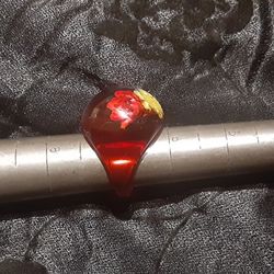 Vintage CHERRY RED LUCITE RING w/glitter interior and dried flowers SZ 6.5 