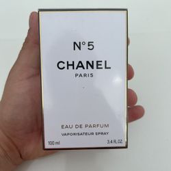 N.5 Chanel Perfume 