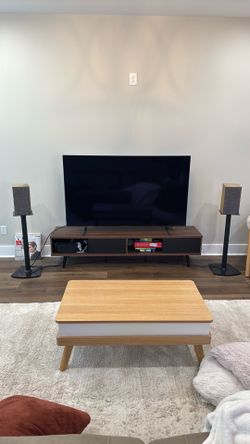 Speaker stands x 2