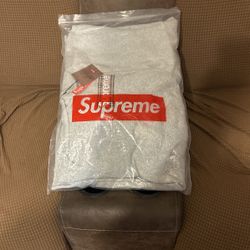 Supreme X Burburry Sweater