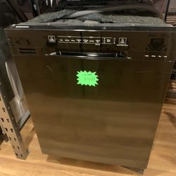 Samsung 24 in. Black Front Control Dishwasher with 3rd Rack and 51 dBA 9E 