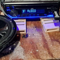 Jvc KD-T710BT Bluetooth Car Stereo With Jvc 300w 6.5's