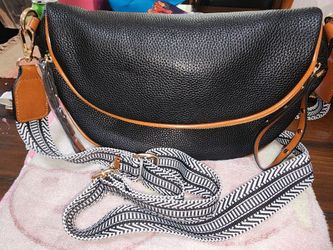 Black Pebbled Crossbody Saddle Bag
