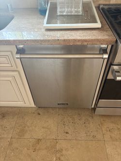 Viking dishwasher