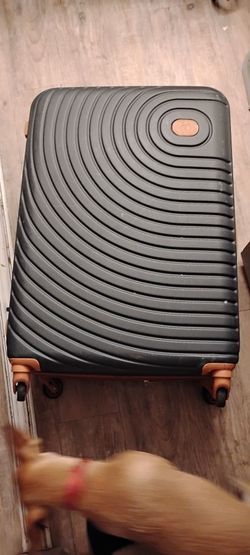 It Traveling Luggage 🧳hard side.