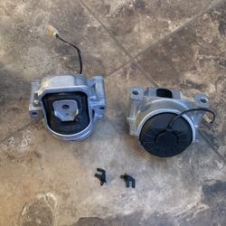 Audi A4 A5 Quattro Q5 2pcs Motor Mounts