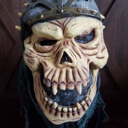 Medieval WARRIOR SKULL mask hood  HALLOWEEN Costume cinema secrets legion of darkness .




Here we have a incredible skull mask from the 2007 legion 