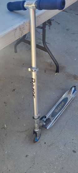 Razor scooter