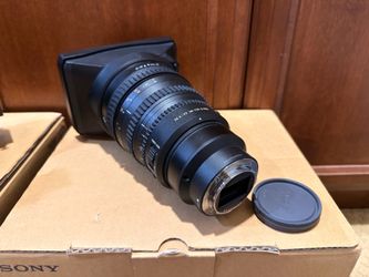 Sony 28-135mm f4 PZ OSS Lens